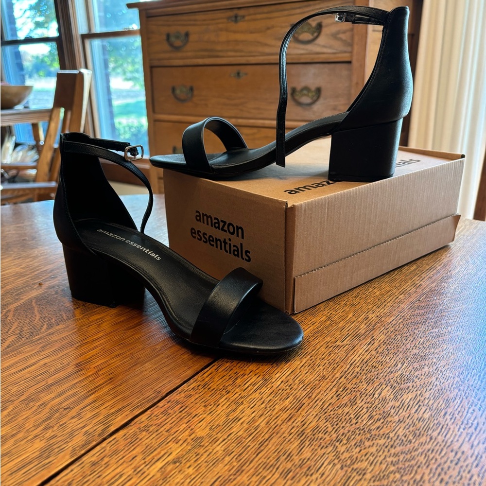 Black heel sandals
